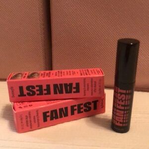 Benefit travel size Fan Fest mascara 
24 hours full efect